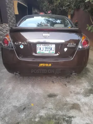 Nissan Altima 2008 Brown