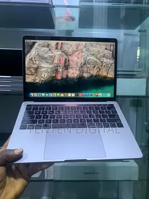 Laptop Apple MacBook 2016 16GB Intel Core i7 SSD 1T