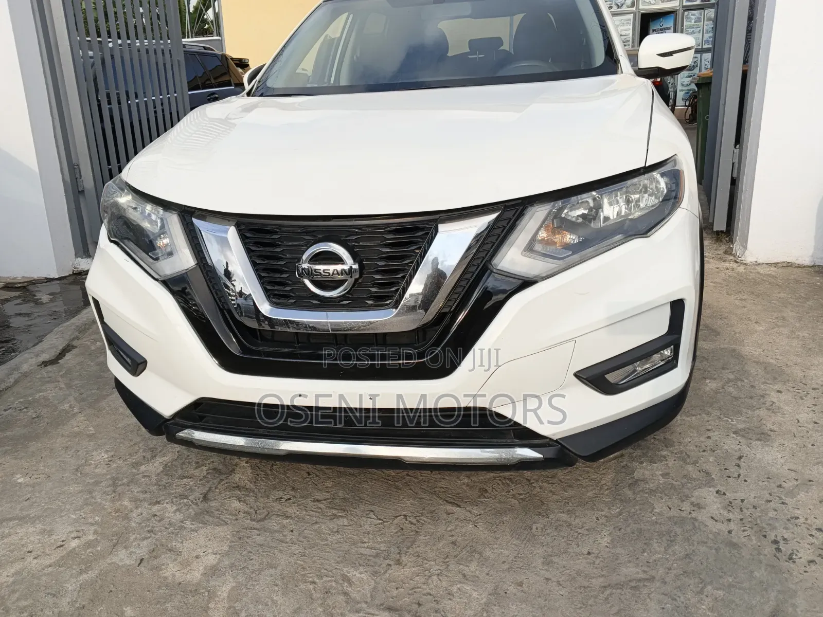 Nissan Rogue 2017 White