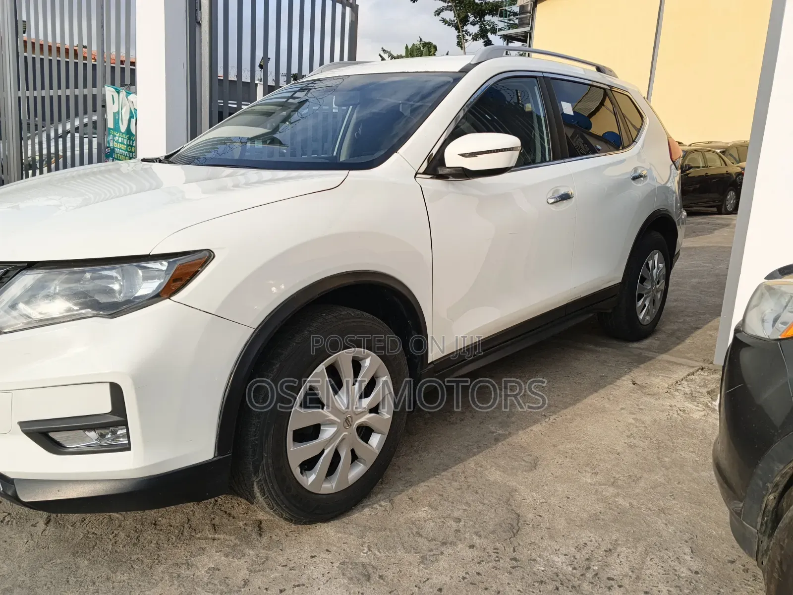 Nissan Rogue 2017 White