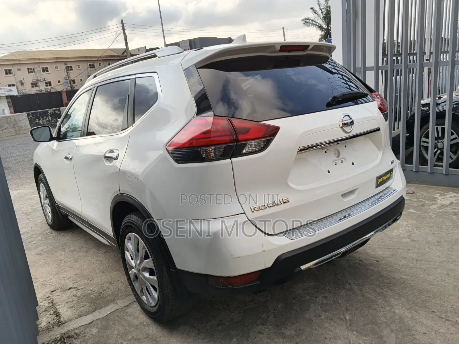 Nissan Rogue 2017 White