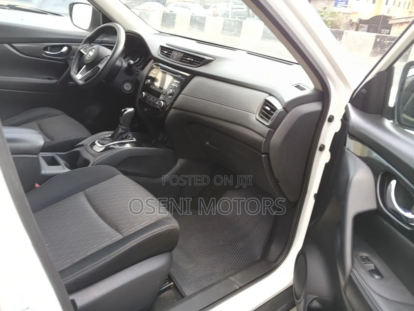 Nissan Rogue 2017 White