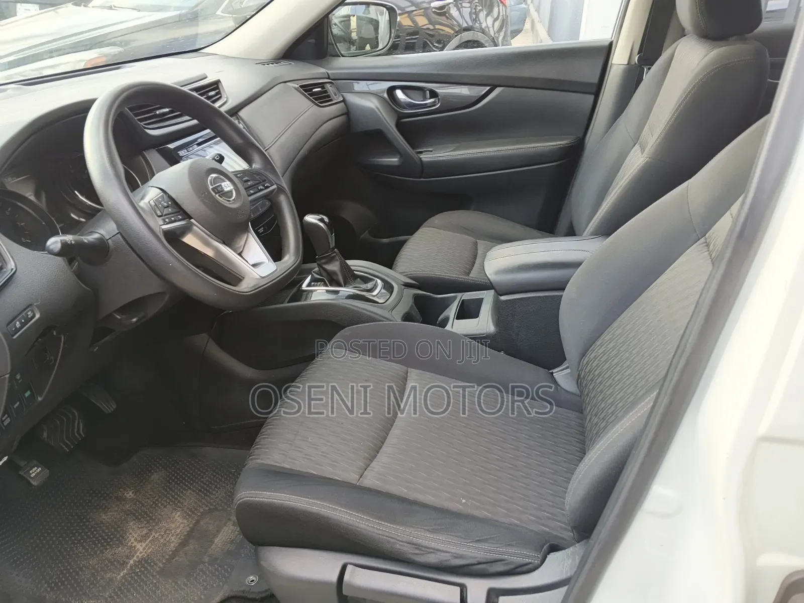 Nissan Rogue 2017 White