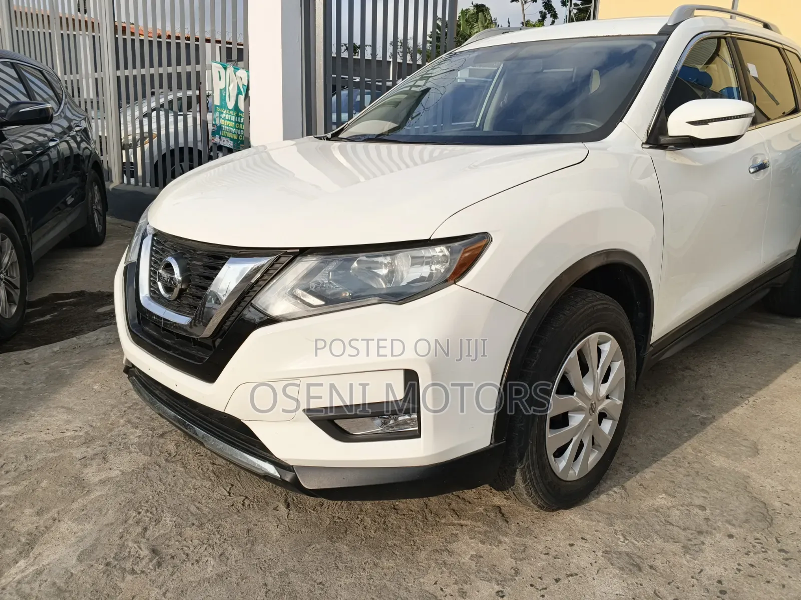 Nissan Rogue 2017 White