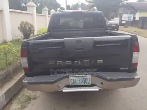 Nissan Frontier Automatic 2005 Black