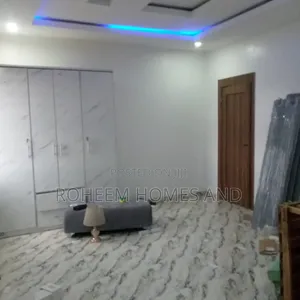 3bdrm Duplex in Estate for rent
