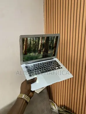 Laptop Apple MacBook Air 2017 8GB Intel Core i7 SSD 256GB