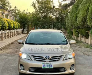 Toyota Corolla 2012 Gold