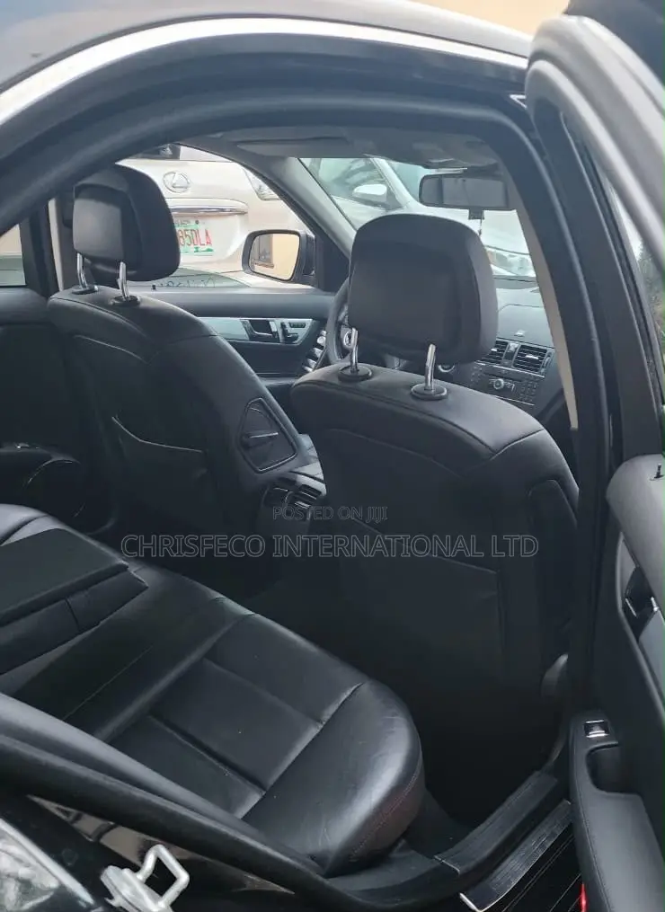 Mercedes-Benz C300 Luxury Sedan AWD (3.0L 6cyl 7A) 2009 Black