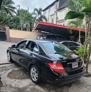 Mercedes-Benz C300 Luxury Sedan AWD (3.0L 6cyl 7A) 2009 Black