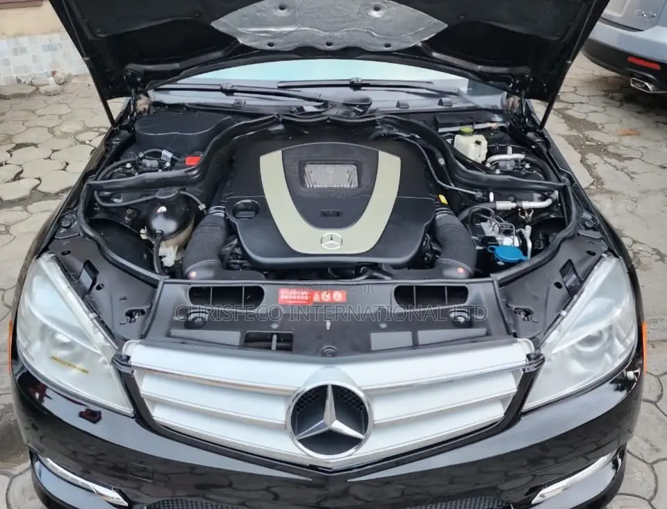 Mercedes-Benz C300 Luxury Sedan AWD (3.0L 6cyl 7A) 2009 Black