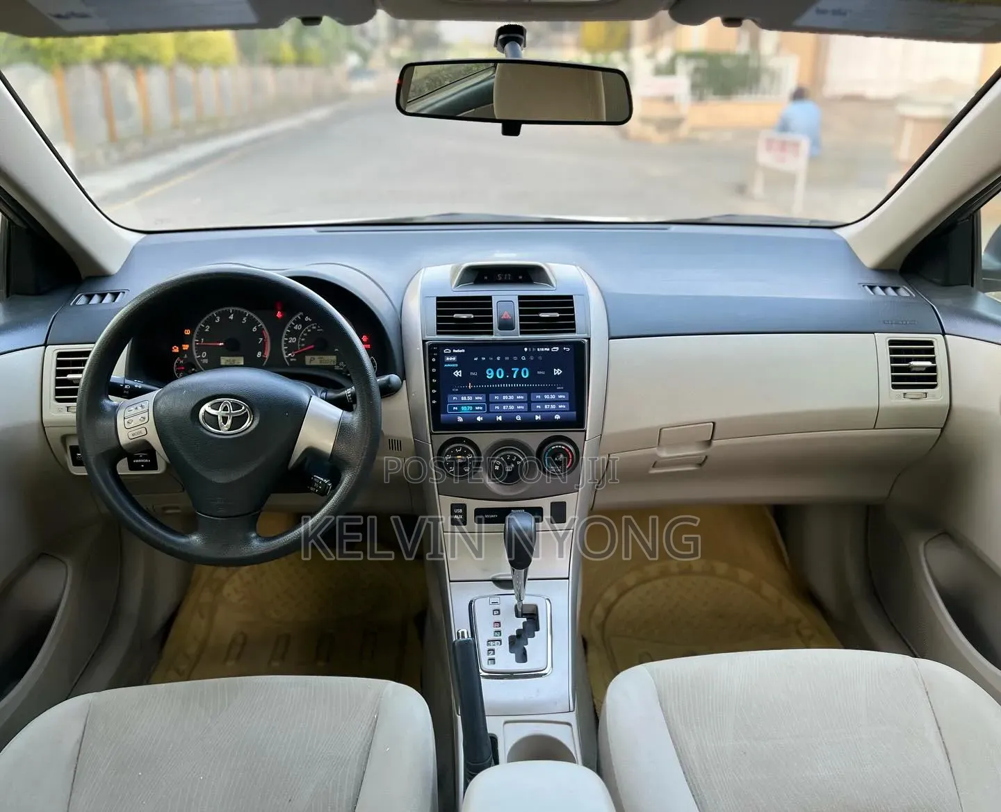Toyota Corolla 2012 Gold