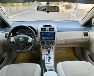 Toyota Corolla 2012 Gold