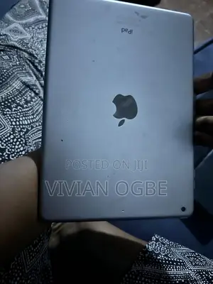 Apple iPad Air 64 GB Black