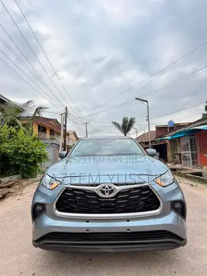 Toyota Highlander XLE 2022 Teal