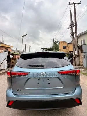 Toyota Highlander XLE 2022 Teal