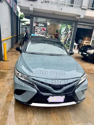 Toyota Camry 2018 Teal