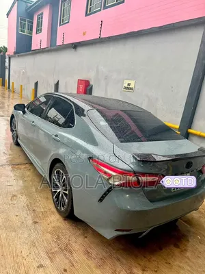 Toyota Camry 2018 Teal