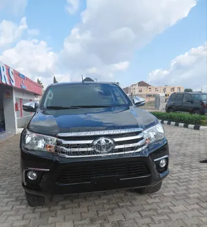 Toyota Hilux 2019 Black