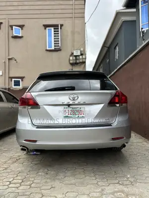 Toyota Venza LE AWD V6 2013 Silver