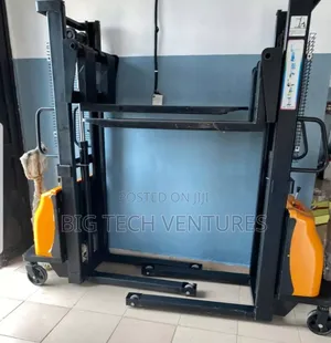 Semi-Electric Pallet Stacker, Used to Lift and Move Heavy Goods