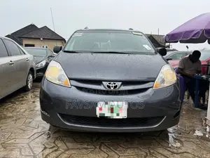 Toyota Sienna LE AWD 2008 Gray