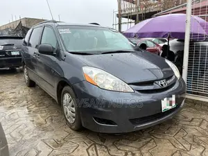 Toyota Sienna LE AWD 2008 Gray