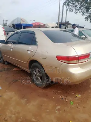 Honda Accord Automatic 2005 Gold