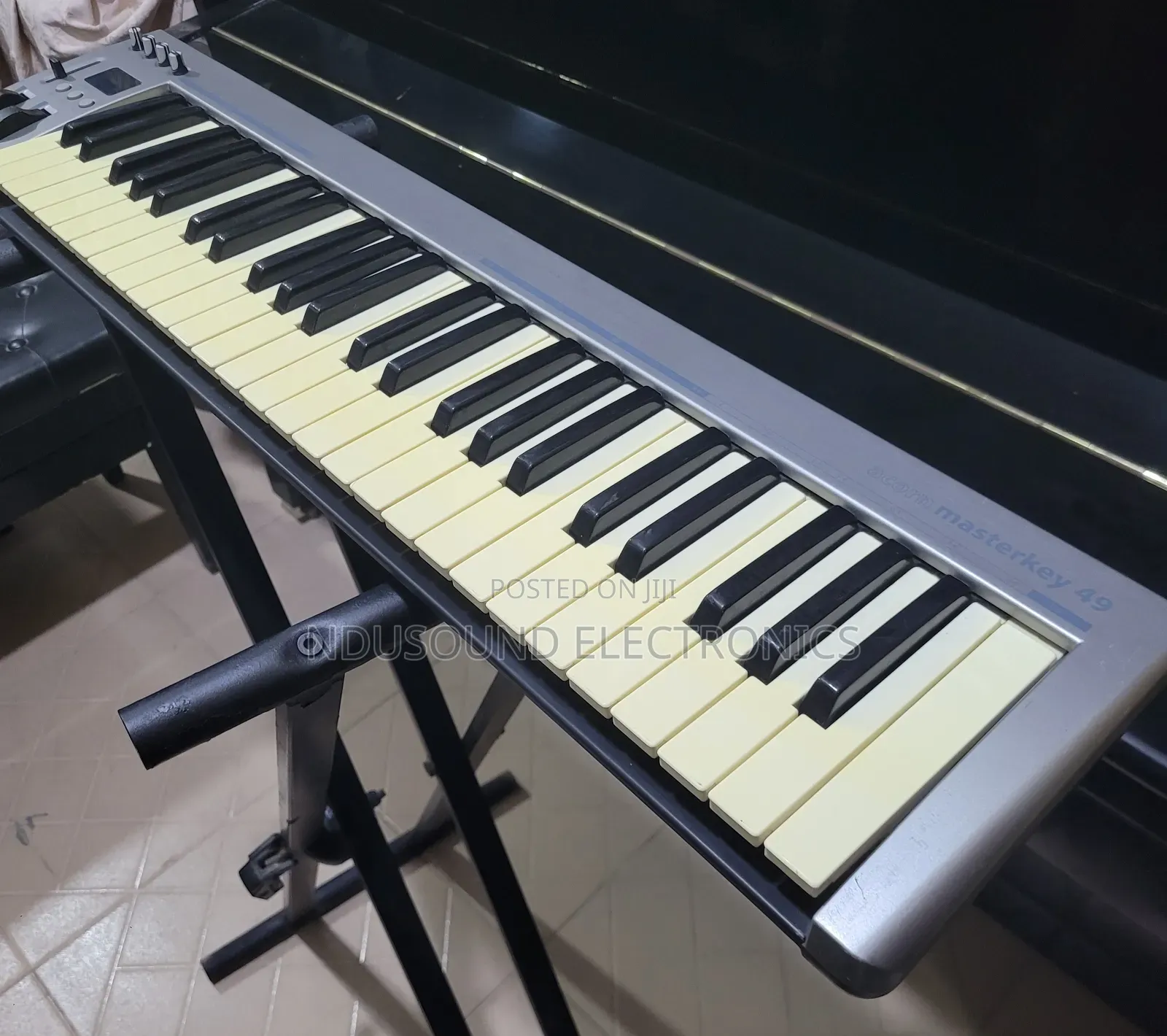 Acorn Masterkey 49 Midi Controller