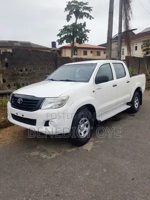 Toyota Hilux SR5 4x4 2014 White