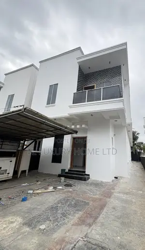 5bdrm Duplex in Ologolo for rent