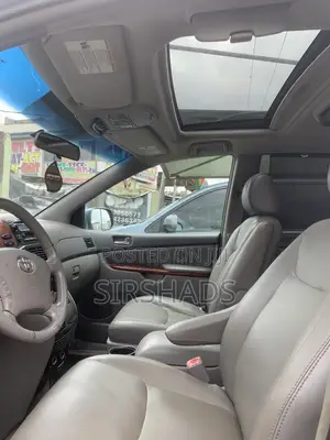 Toyota Sienna 2005 Blue