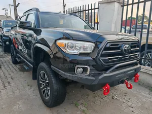 Toyota Tacoma 2018 Black