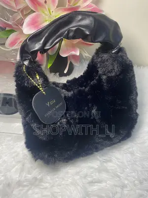 Cloude-Shaped Plush Bag