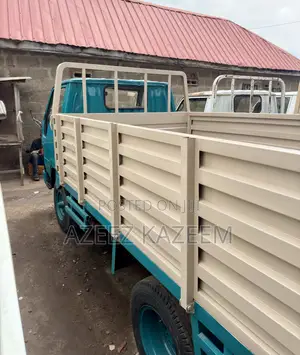 Toyota Dyna 200 Six Wheel 2RZ Engine Old Model Registered