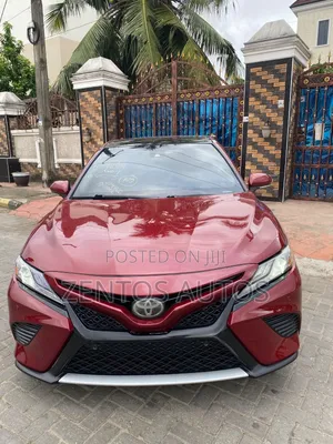 Toyota Camry XSE FWD (2.5L 4cyl 8AM) 2018 Red