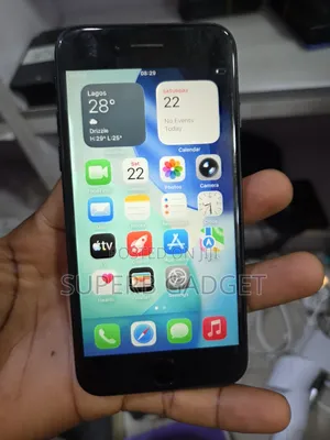 Apple iPhone SE (2020) 64 GB Black