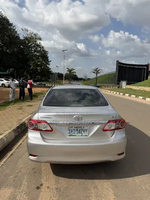 Toyota Corolla LE Special Edition 4dr Sedan (1.8L 4cyl 4A) 2013 Silver