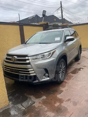 Toyota Highlander XLE 2019 Silver