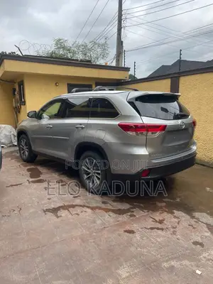 Toyota Highlander XLE 2019 Silver