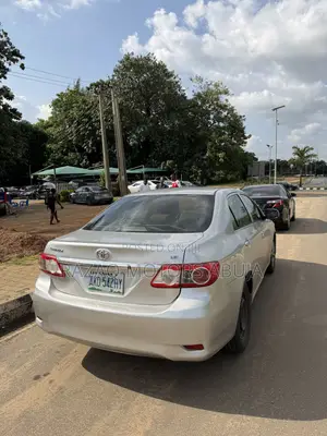 Toyota Corolla LE Special Edition 4dr Sedan (1.8L 4cyl 4A) 2013 Silver