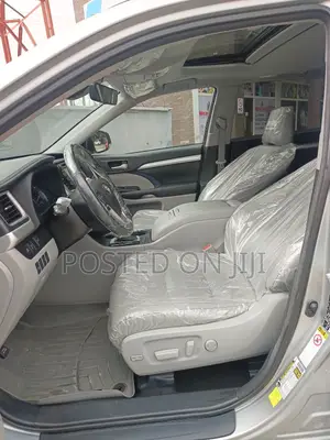 Toyota Highlander XLE 4x4 V6 (3.5L 6cyl 8A) 2017 Silver