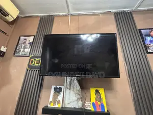 40inch Non Smart TV Neatly Used