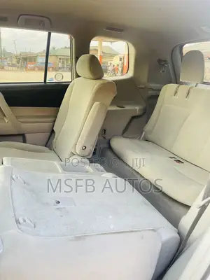 Toyota Highlander Base 2010 Silver