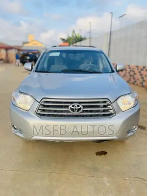 Toyota Highlander Base 2010 Silver