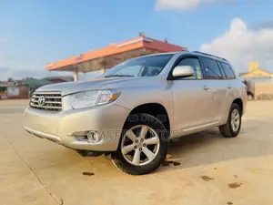 Toyota Highlander Base 2010 Silver