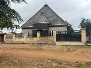 3bdrm Bungalow in Ifo Market for sale