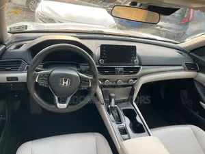 Honda Accord 2018 White