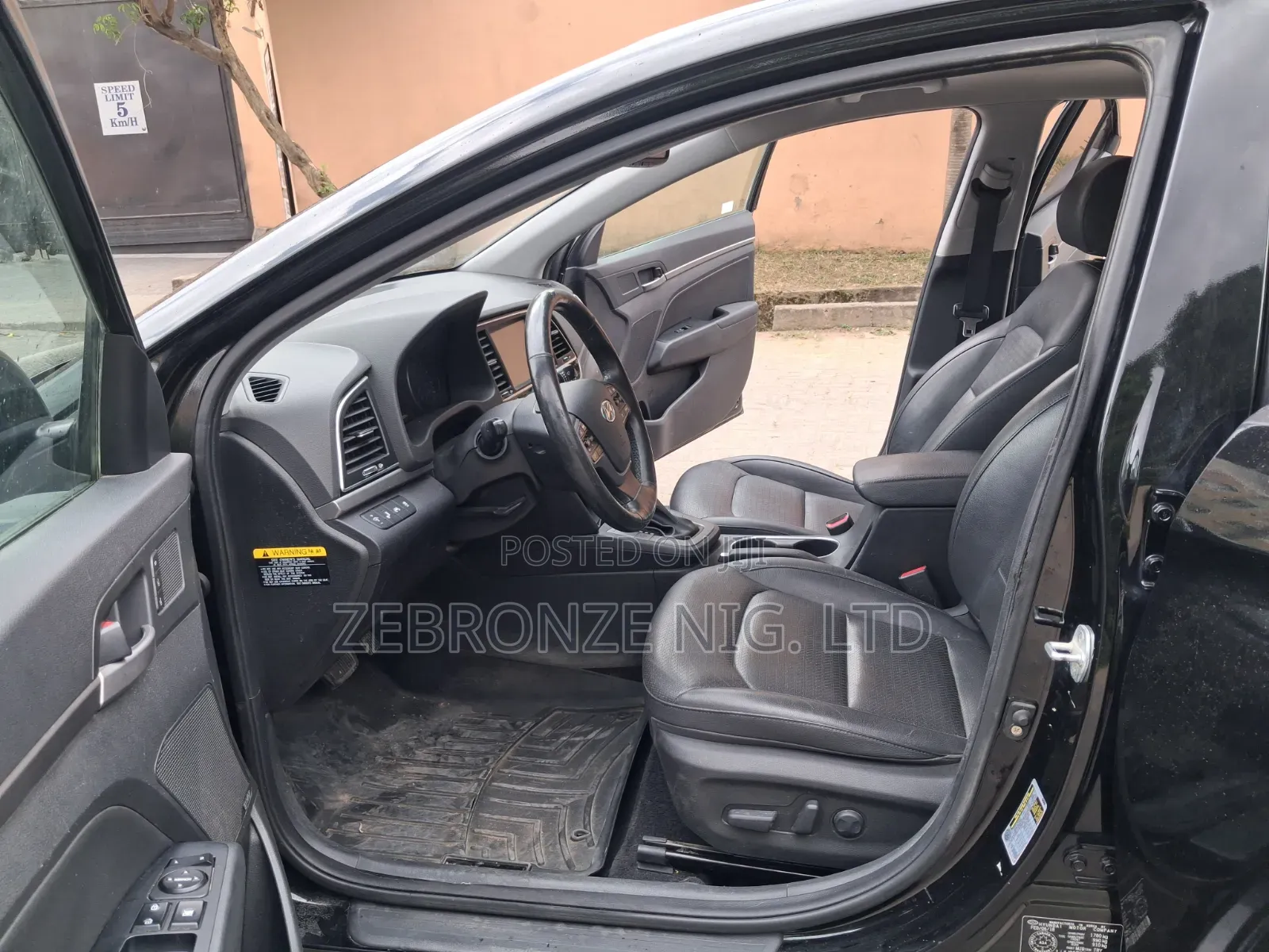 Hyundai Elantra 2018 Black