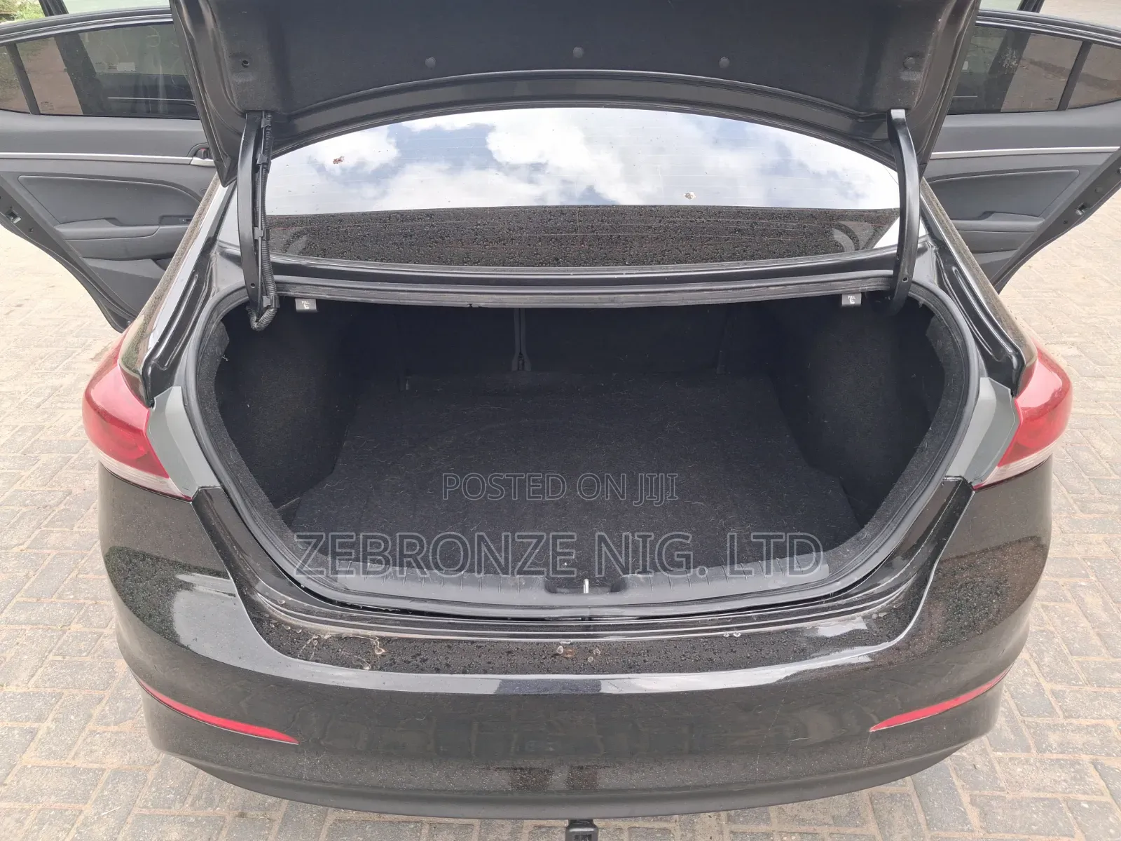 Hyundai Elantra 2018 Black